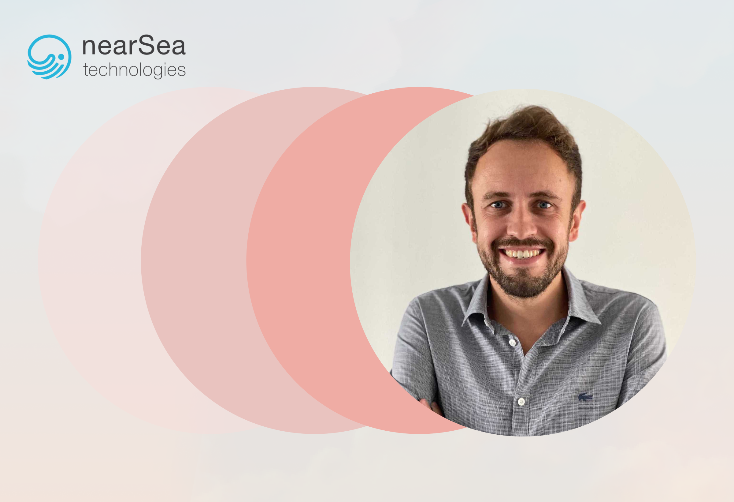Logo da NearSea Technologies e retrato circular de homem sorridente de camisa cinza